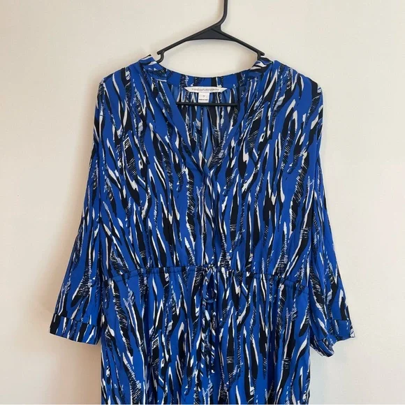DVF Diane Von Furstenberg Silk Reina Dress Size 8 Blue Sleek Quiet Luxury - Picture 2 of 6
